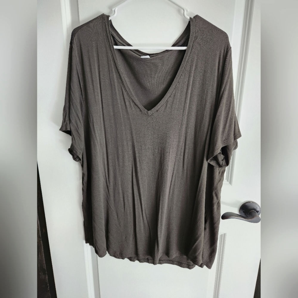 Old Navy Luxe Olive dark gray shirt